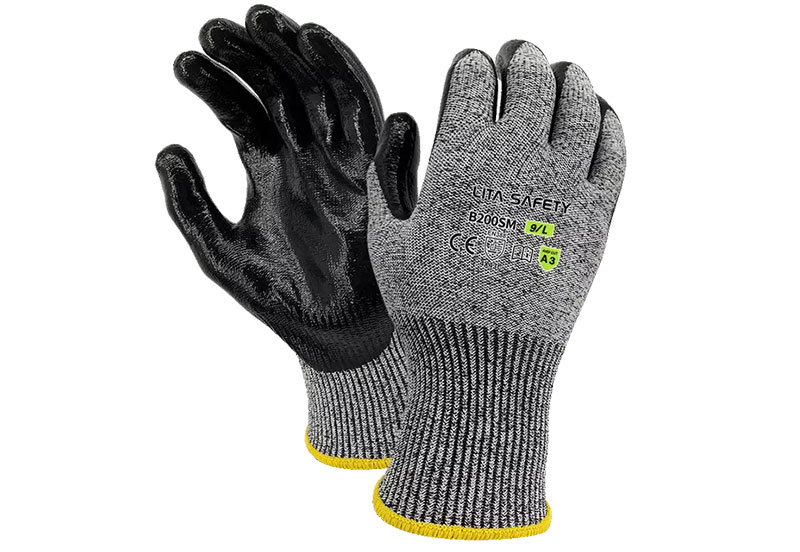 Why Warehouse Gloves Are Critical for Workplace Safety
