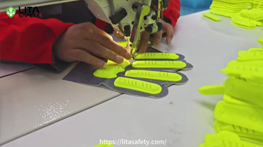 Safety-Gloves-Production2.jpg